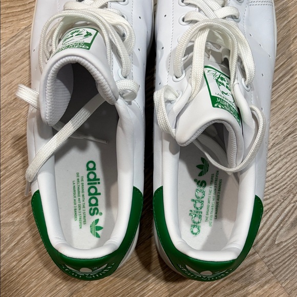 Adidas White and Green Stan Smith Shoes - Picture 6 of 11